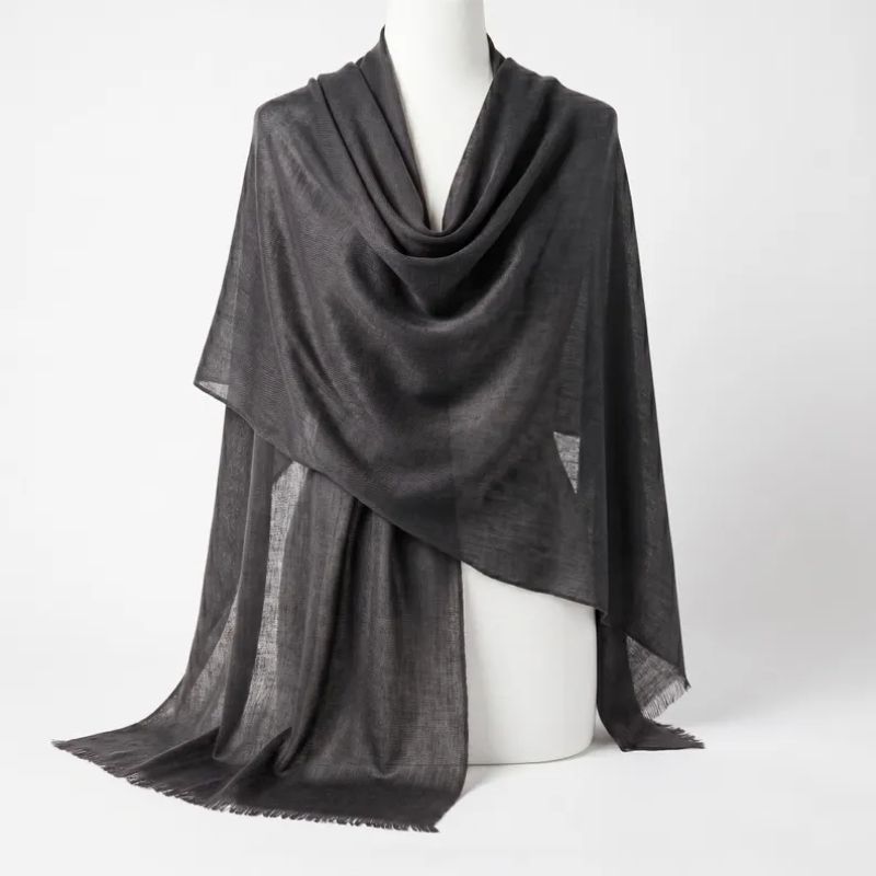Lumusae grey herringbone cashmere scarf